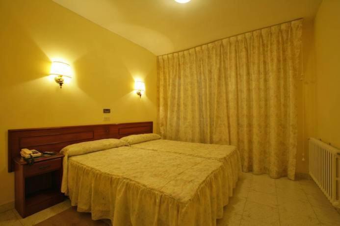 Hotel Monte Y Mar Colunga Quarto foto